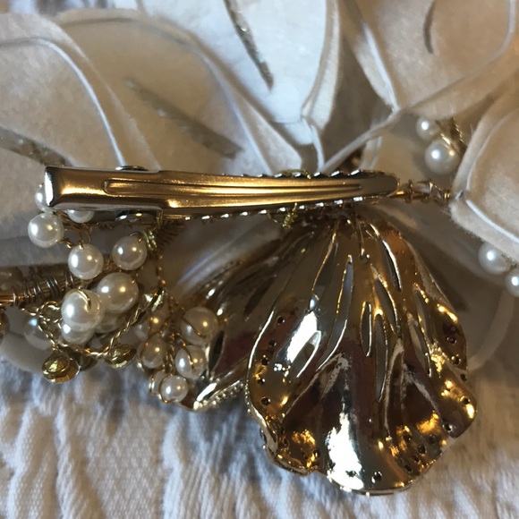 David’s Bridal Headpiece w/ Pearls & Crystals - Picture 6 of 11